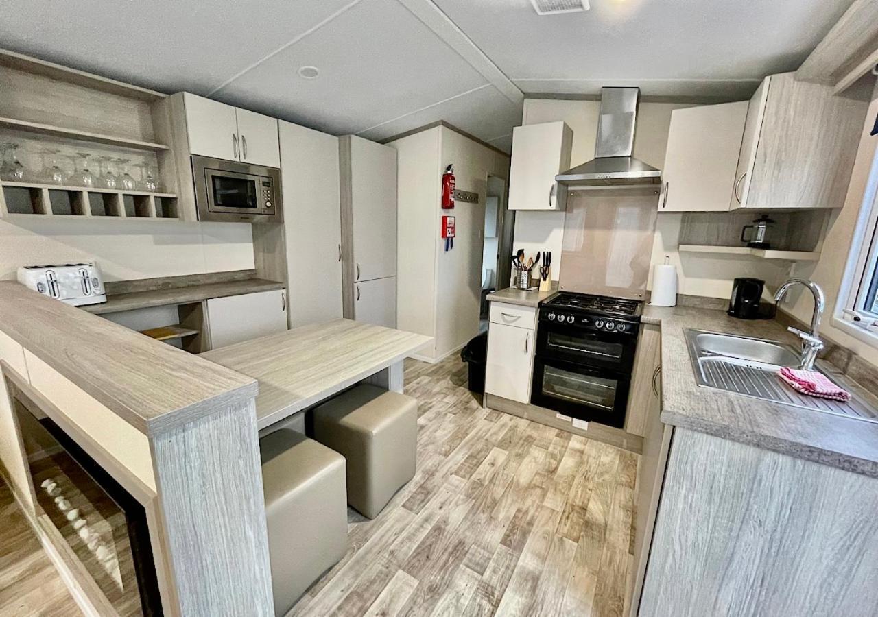 Luxury 3 Bedroom Caravan Between Perranporth And Newquay, Cornwall New Quay Екстериор снимка